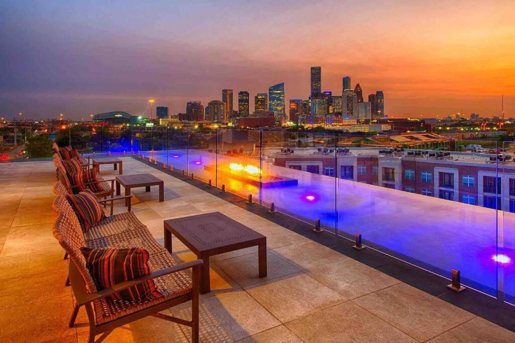 Downtown Living 1Br W/ Free Parking Garage Διαμέρισμα Χιούστον Εξωτερικό φωτογραφία